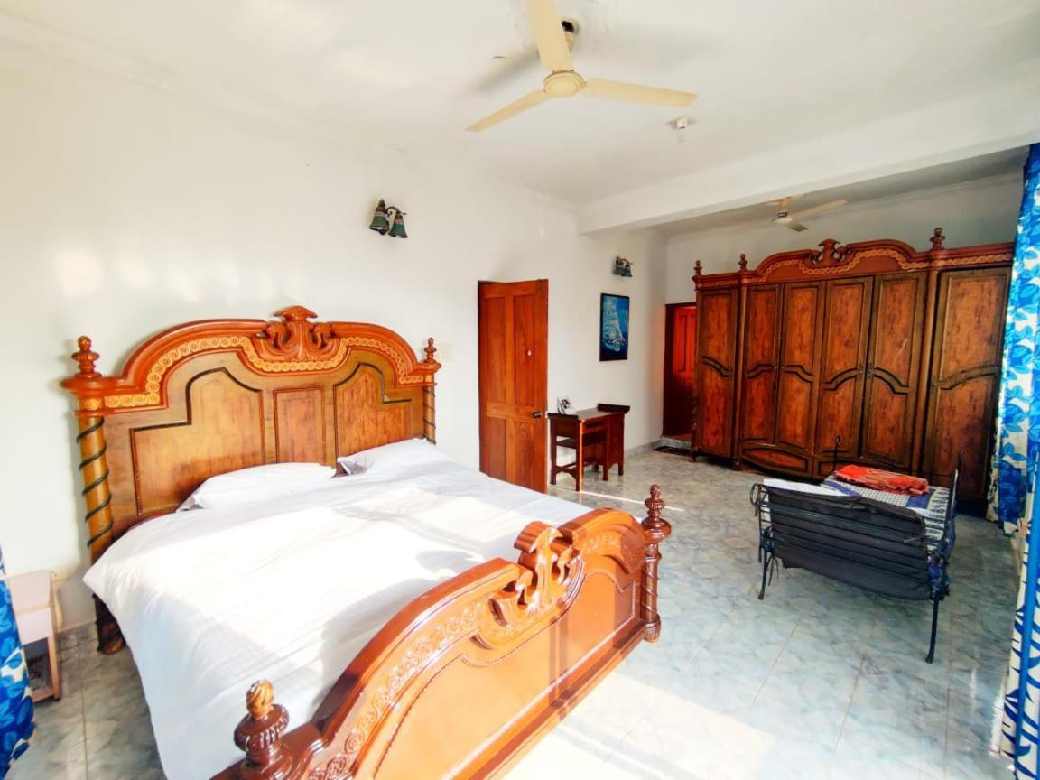 Amazing Hilltop 4 Bhk Villa With Private Pool Near Candolim Kültér fotó