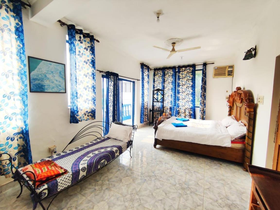 Amazing Hilltop 4 Bhk Villa With Private Pool Near Candolim Kültér fotó